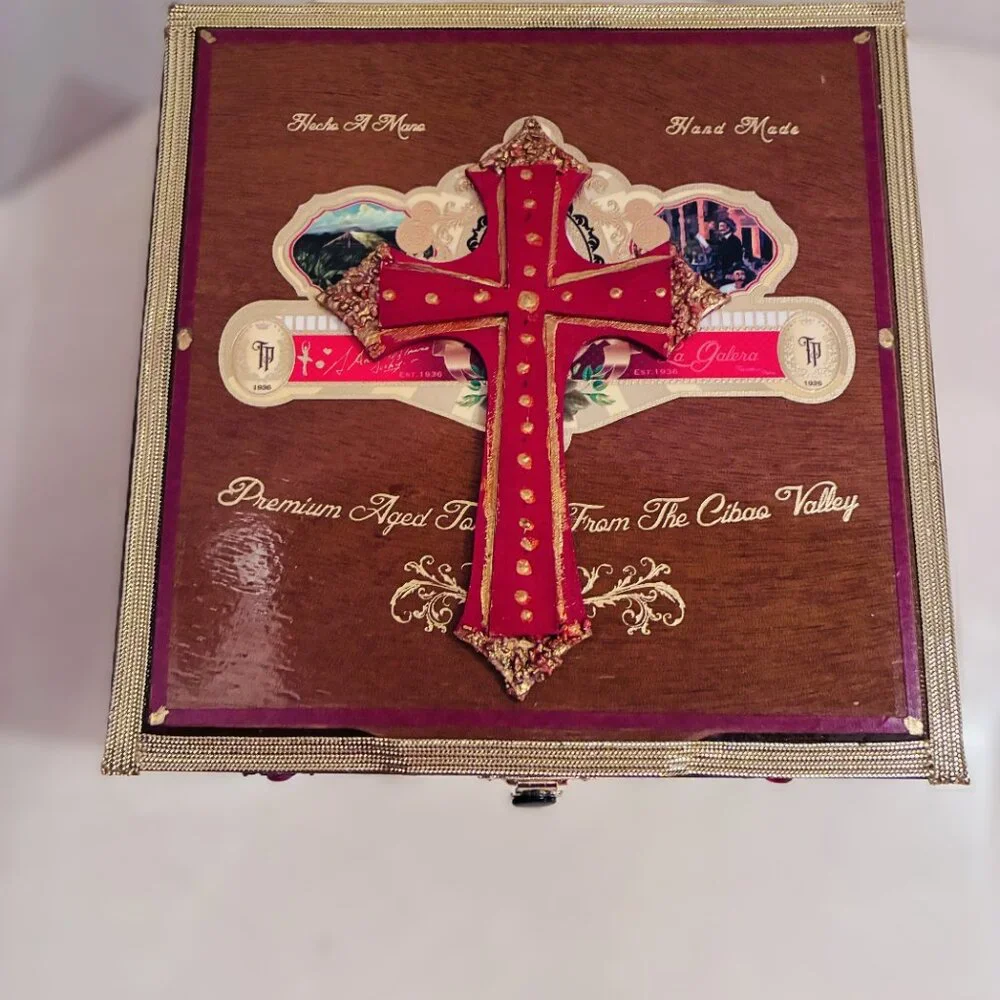 SUEÑOS de Saundra Upcycled, Le Galera Cigar Box, ARTFUL STORAGE